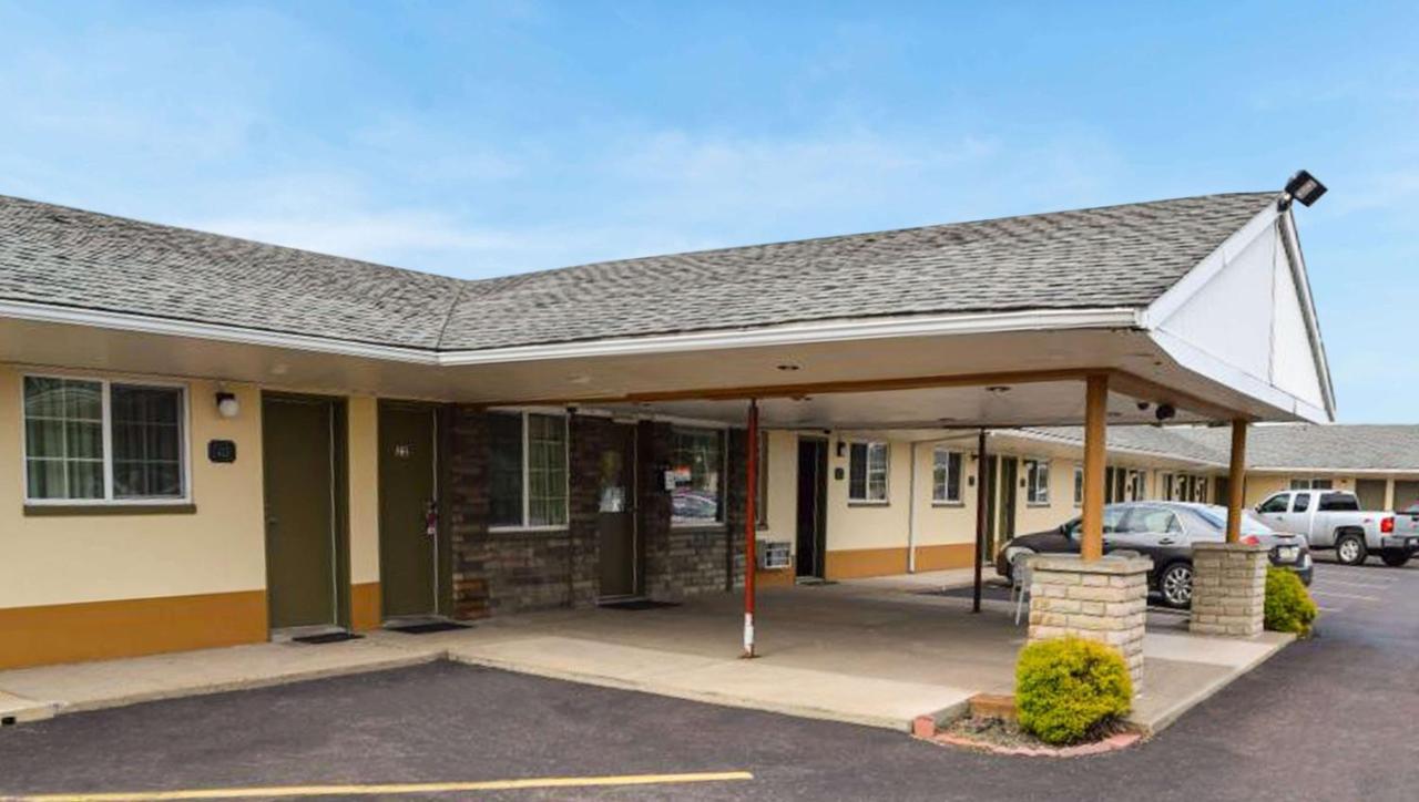 Relax Inn Bloomsburg Exterior photo