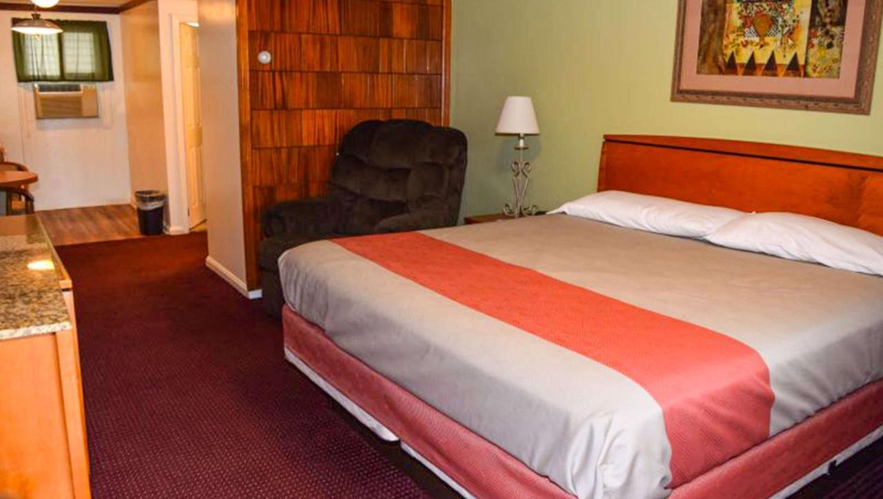 Relax Inn Bloomsburg Exterior photo