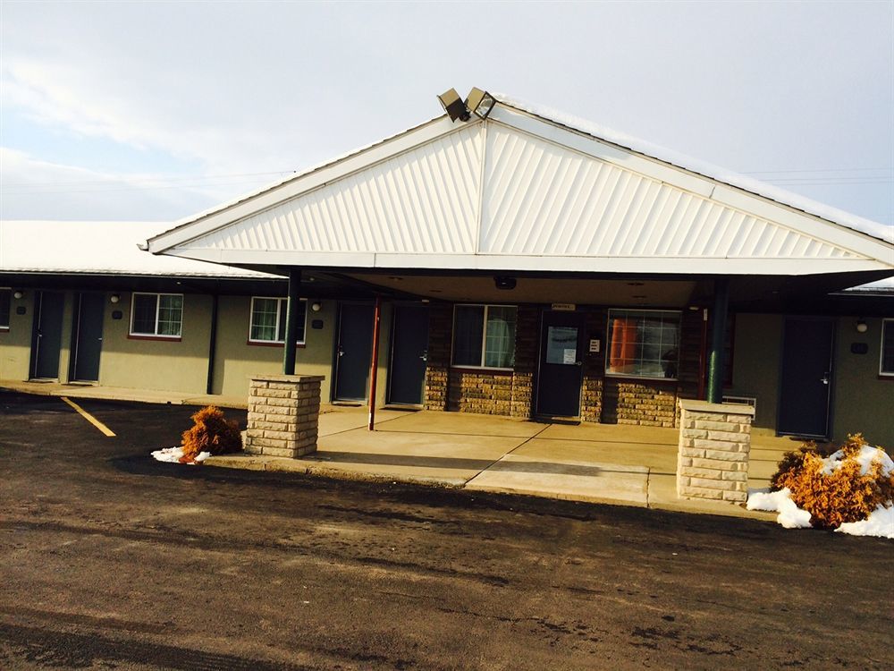 Relax Inn Bloomsburg Exterior photo